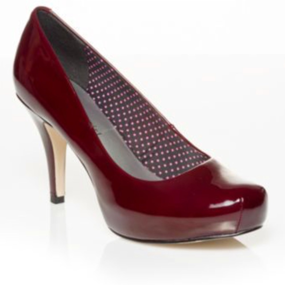 Madden Girl Burgundy Pump. NWOT